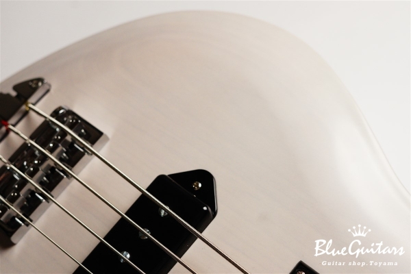 Supreme Collection Stormbreaker Bass - White Blonde #21100